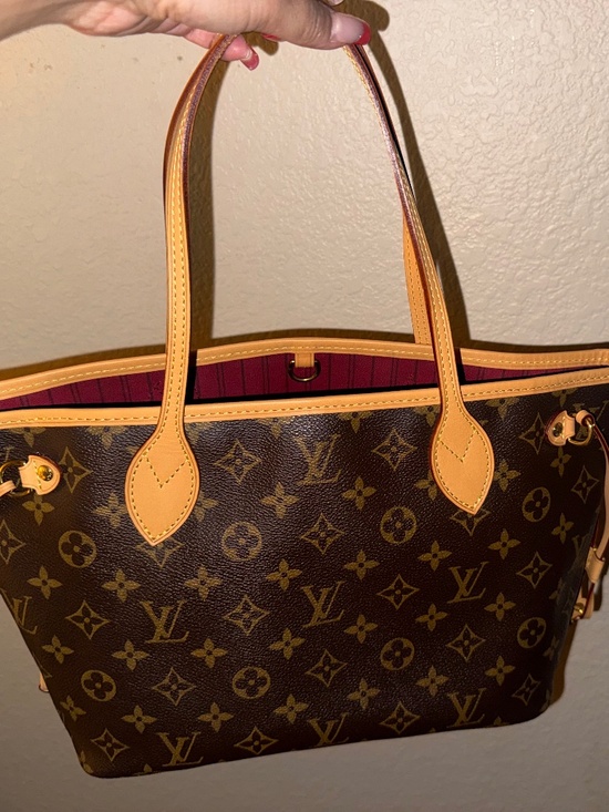 Louis Vuitton Handbags - Louis Vuitton Neverfull PM